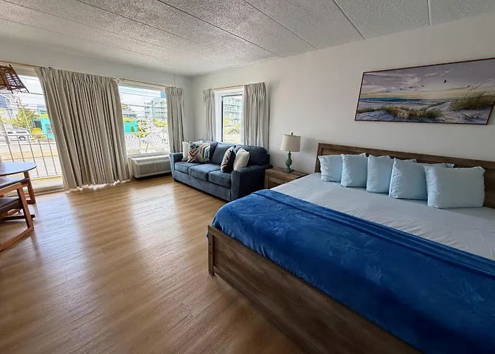 Beachcomber Motel *