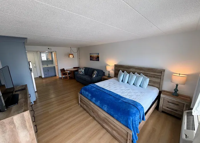 Beachcomber Motel *